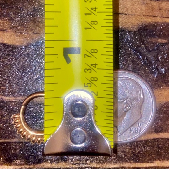 Body Gems 14k gold Athena Clicker Hoop earring - Picture 9 of 12